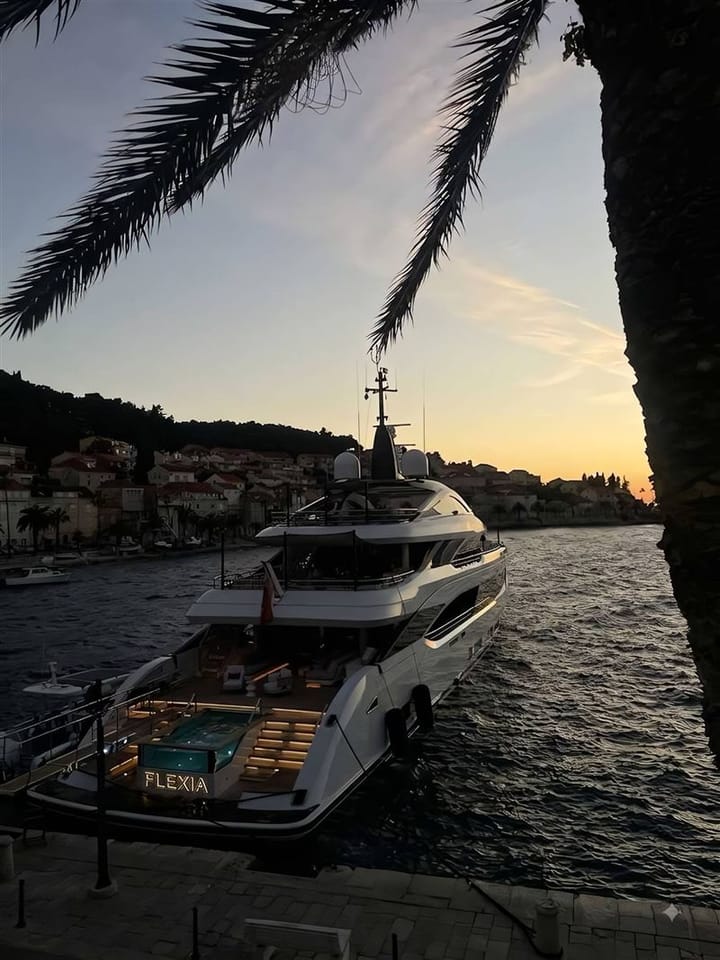 Yacht en Mediterranee